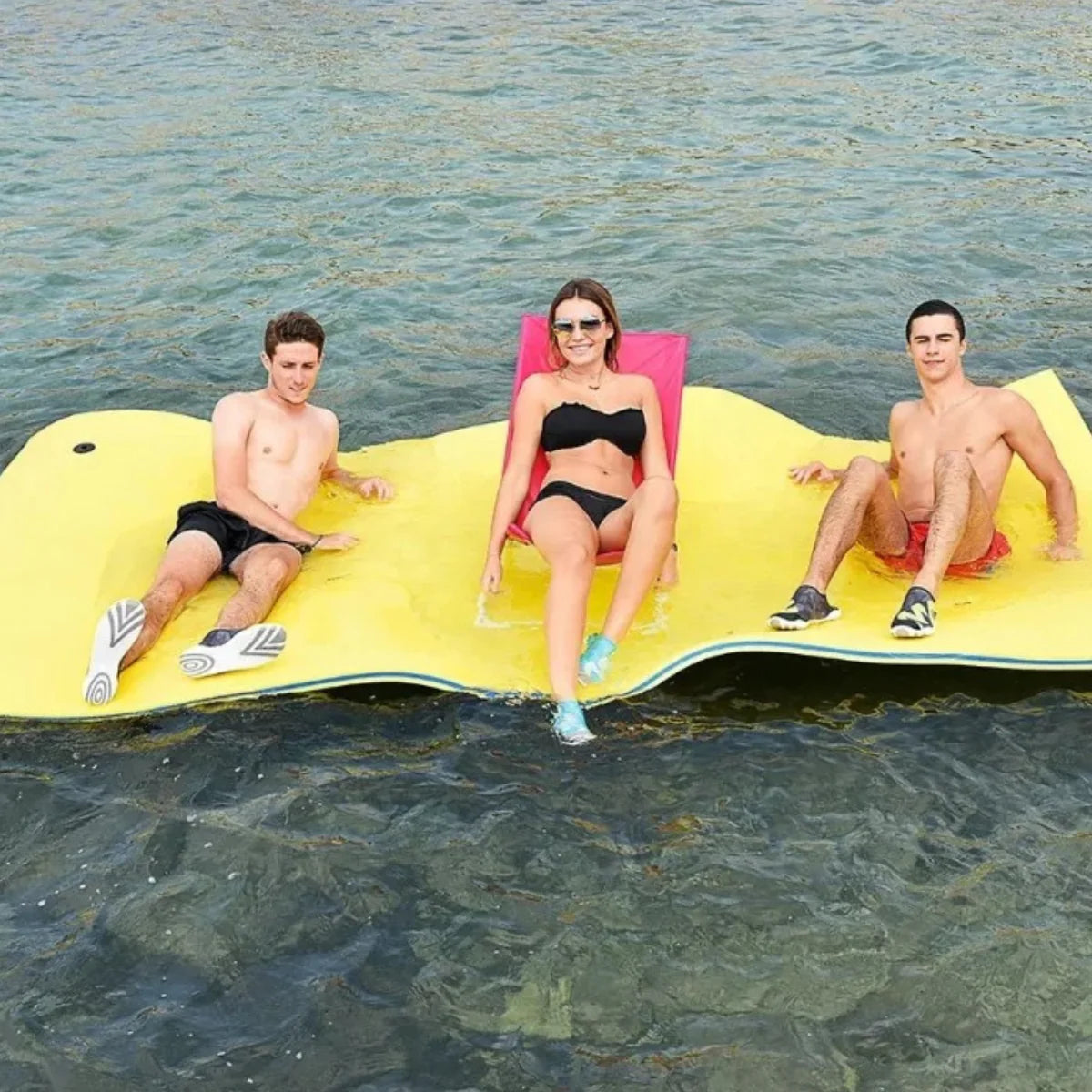 Flota™ | Alfombra Flotante para Piscina – Ligera y Cómoda para Verano