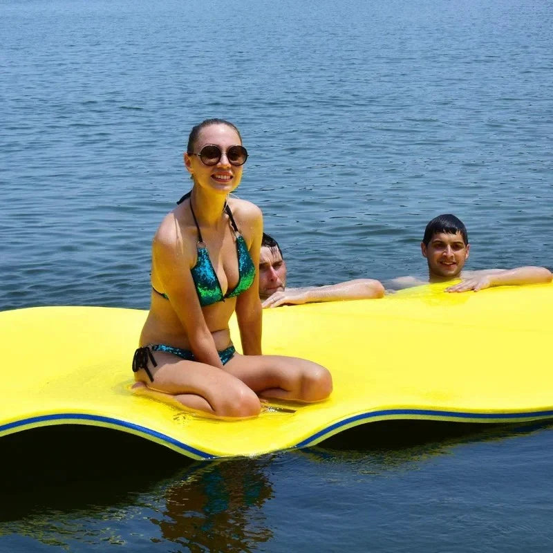 Flota™ | Alfombra Flotante para Piscina – Ligera y Cómoda para Verano